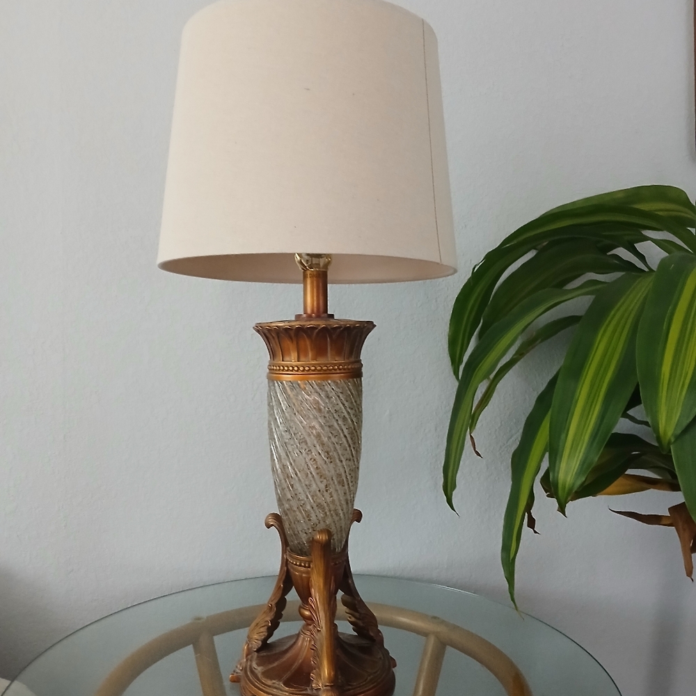 Elegant MCM 2001 Dale Tiffany Lamp